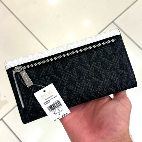 Michael Kors Jet Set Large Signature Logo TriFold
Wallet Optic White Multi - Picture 3 of 6